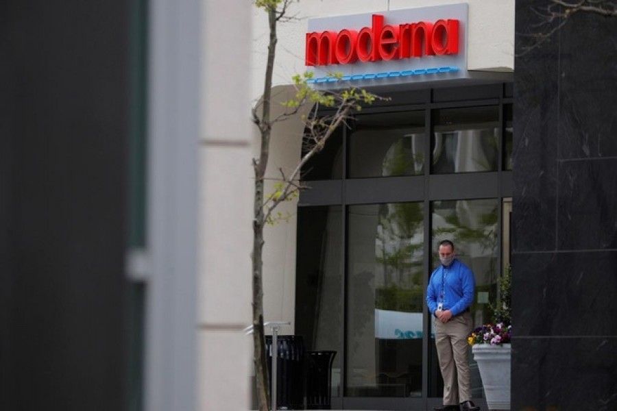 A sign marks the headquarters of Moderna Therapeutics, which is developing a vaccine against the coronavirus disease (COVID-19), in Cambridge, Massachusetts, US, May 18, 2020. REUTERS