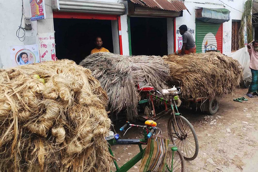 Magura jute growers happy with fair price