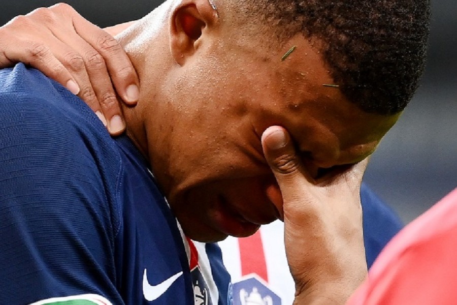 PSG forward Mbappe tests positive for COVID-19