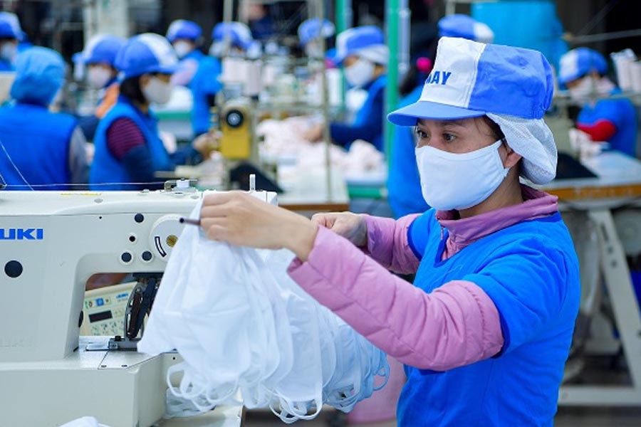 Vietnam exports 850 million masks in eight months