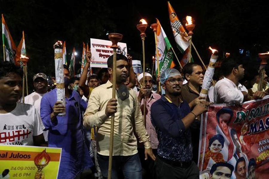 Indian farmers block roads, railways as protests mount over farm bills