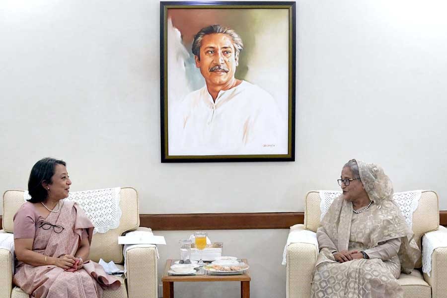 Outgoing Indian High Commissioner to Bangladesh Riva Ganguly Das paying farewell call on Prime Minister Sheikh Hasina at Ganabhaban on Sunday morning –PID Photo