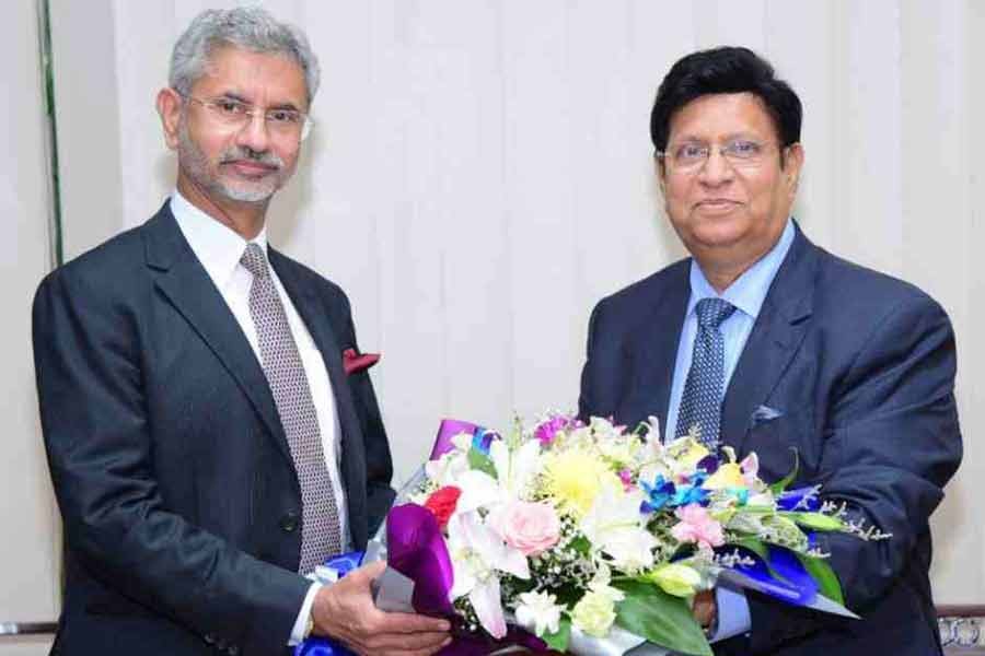 Foreign Minister Dr. AK Abdul Momen and his Indian counterpart Dr. S Jaishankar  -File Photo