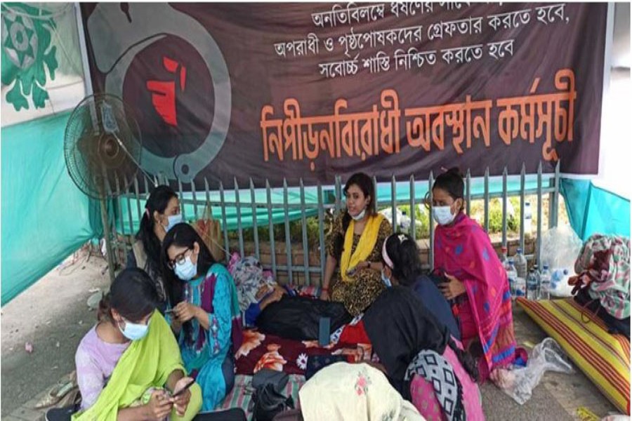 DU student falls ill during hunger strike