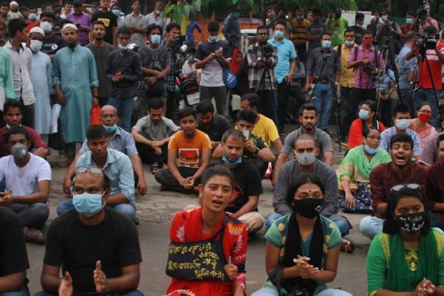 Anti-rape protest continues for eighth day at Shahbagh