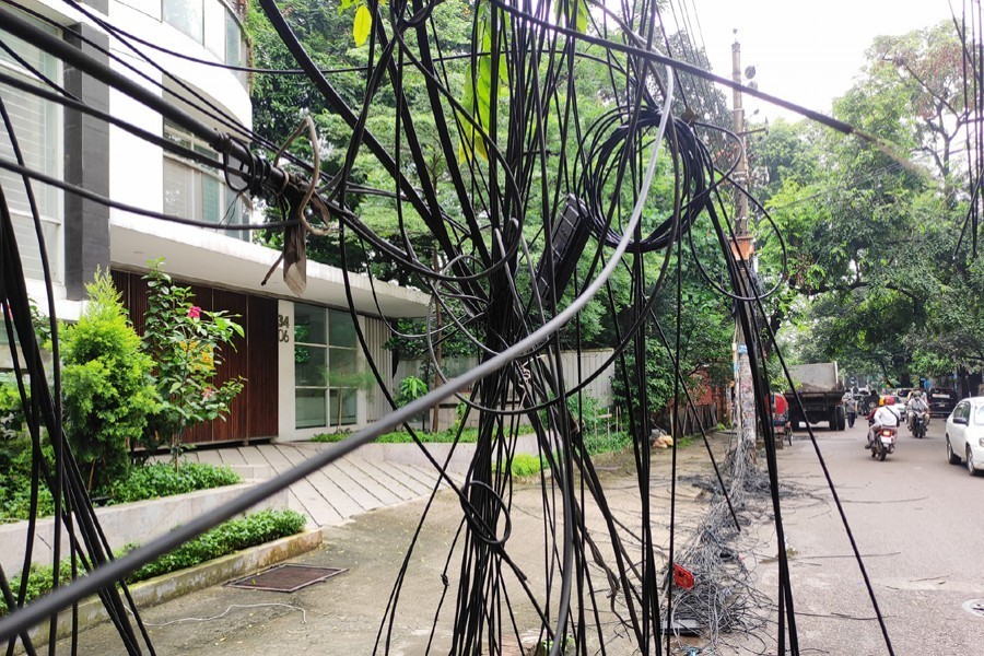 Dhaka South halts cable removal drive after reaching compromise with stakeholders