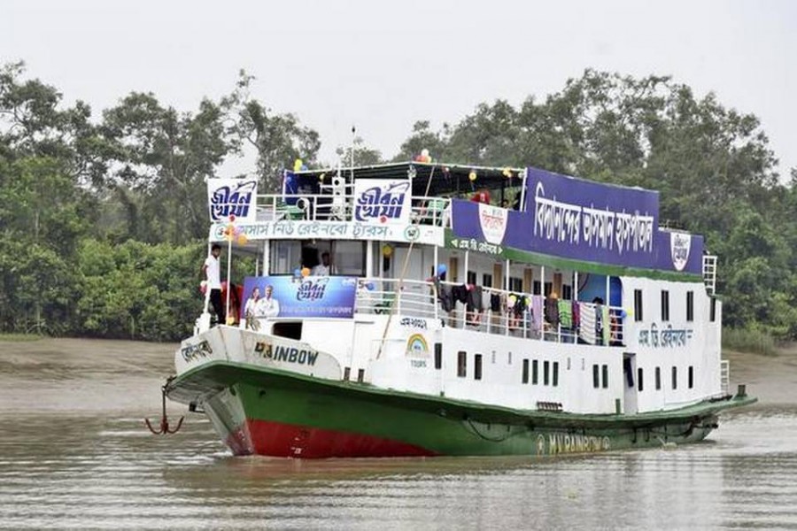 In this photo provided by Bidyanondo Foundation, the floating hospital arrives at Banishanta near Mongla seaport in southwestern region of Bangladesh, Sept. 1, 2020.   | Photo Credit: AP