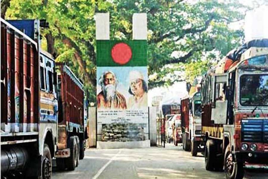 Photo shows Indian trucks entering Benapole Port — FE Photo