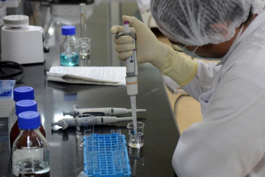 A research scientist works inside a laboratory of India's Serum Institute, the world's largest maker of vaccines, which is working on vaccines against the coronavirus disease (Covid-19) in Pune, India, on May 18, 2020 — Reuters/Files