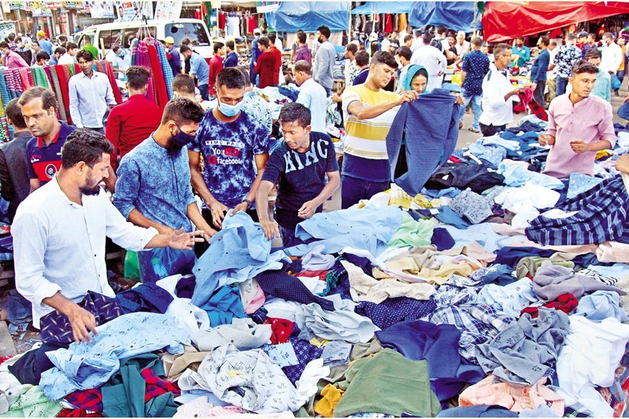 Winter knocking on the door as warm clothes market getting crowded