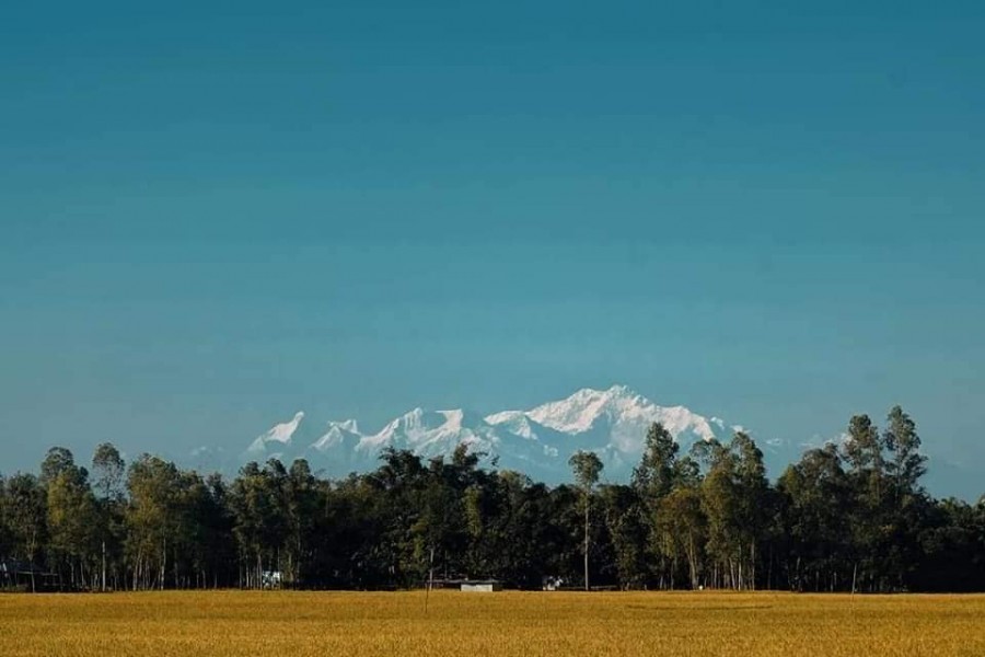 Kangchenjunga peak seen from Tetulia of Panchagarh  district