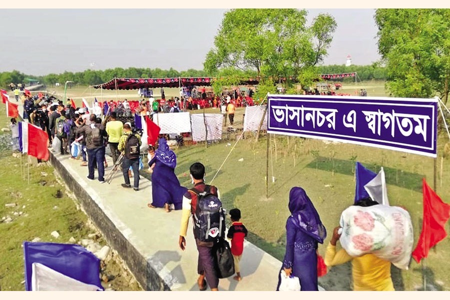 Some 1,642 Rohingya arrive at Bhasanchar on Friday afternoon during the first phase of relocation of the refugees from the Cox's Bazar camps — FE Photo