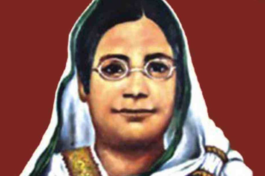 Five persons receive Begum Rokeya Padak