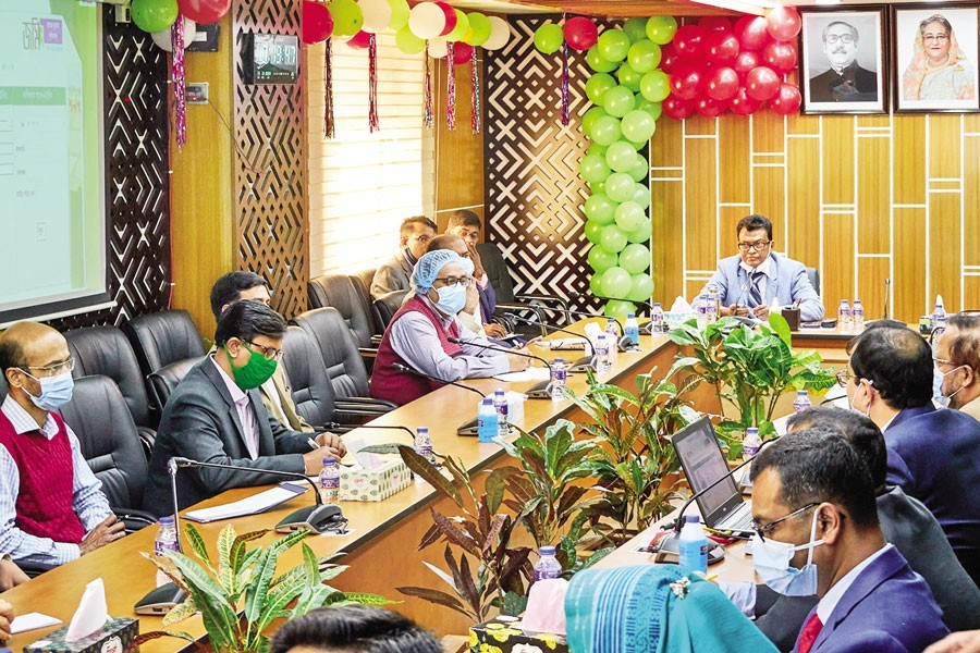 Newly-appointed land secretary Md Mustafizur Rahman addressing officials at the conference room of the Ministry of Land (MoL) in ther city on Wednesday