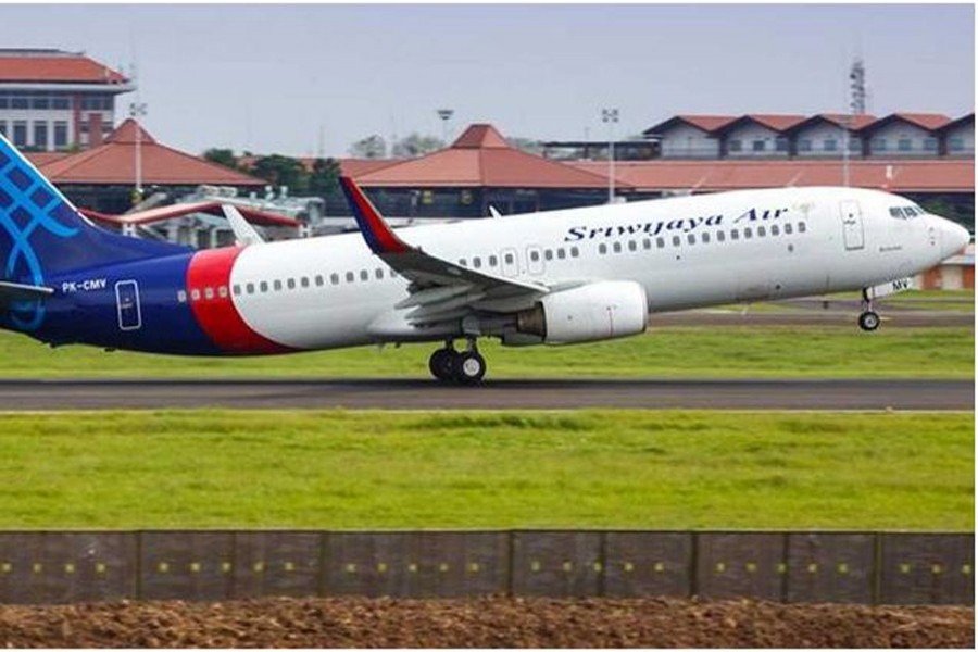 A Sriwijaya Air Boeing 737 has lost contact. Photo taken via international broadcaster DW News.