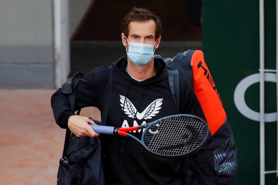 Tennis - French Open - Roland Garros, Paris, France - September 27, 2020. Britain's Andy Murray walks out before his first round match against Switzerland's Stan Wawrinka – Reuters