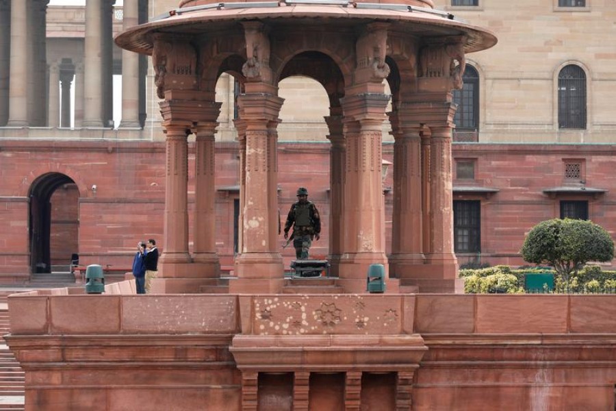 An armed soldier stands guard outside India's Defence Ministry building in New Delhi, India, February 27, 2019 — Reuters/Files