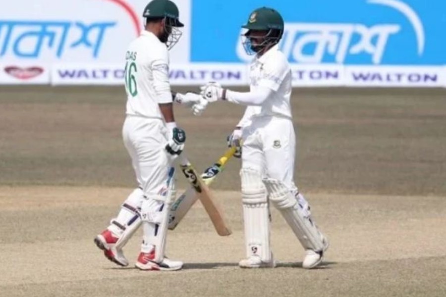 Mominul hits 10th Test ton