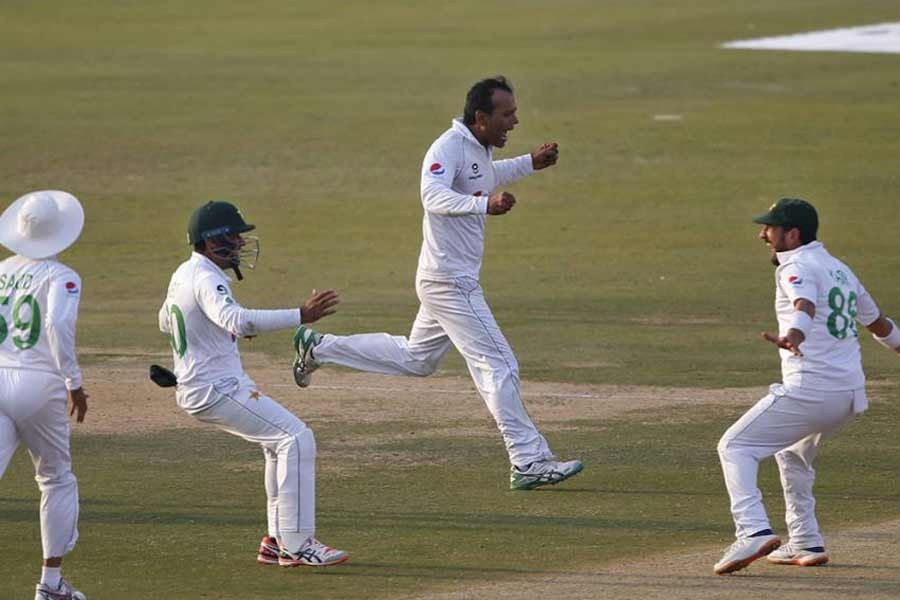 Seesaw in Rawalpindi test as Pakistan slightly ahead of South Africa