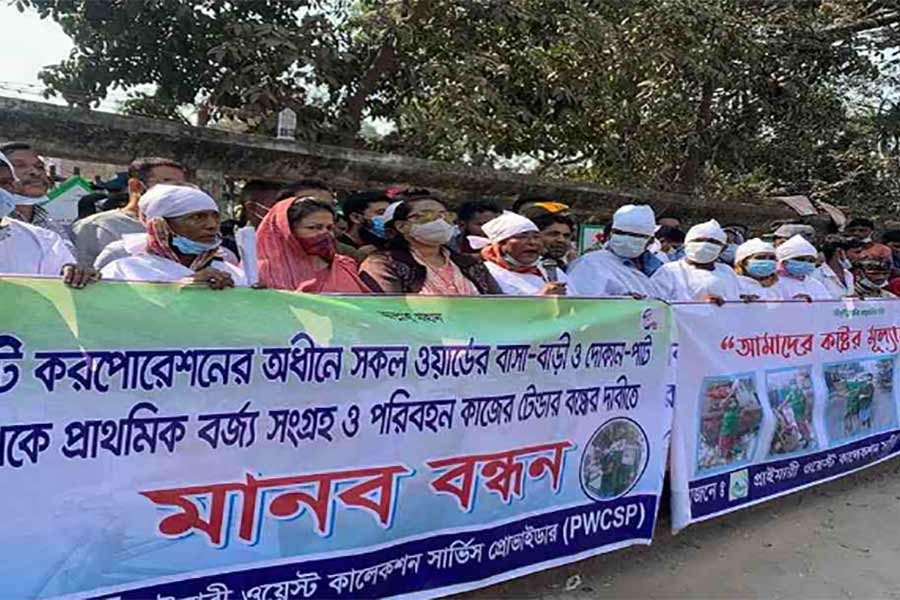 Dhaka cleaners threaten to stop waste collection