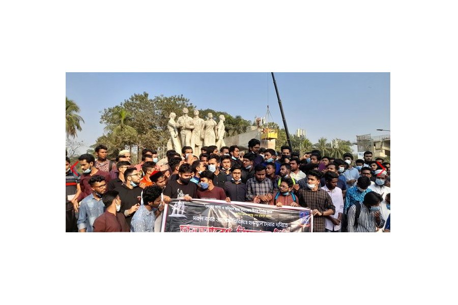 Students demand DU reopen halls within March 01