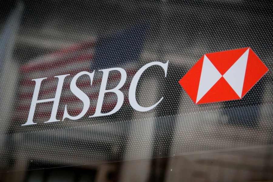 HSBC plans to nearly halve office space