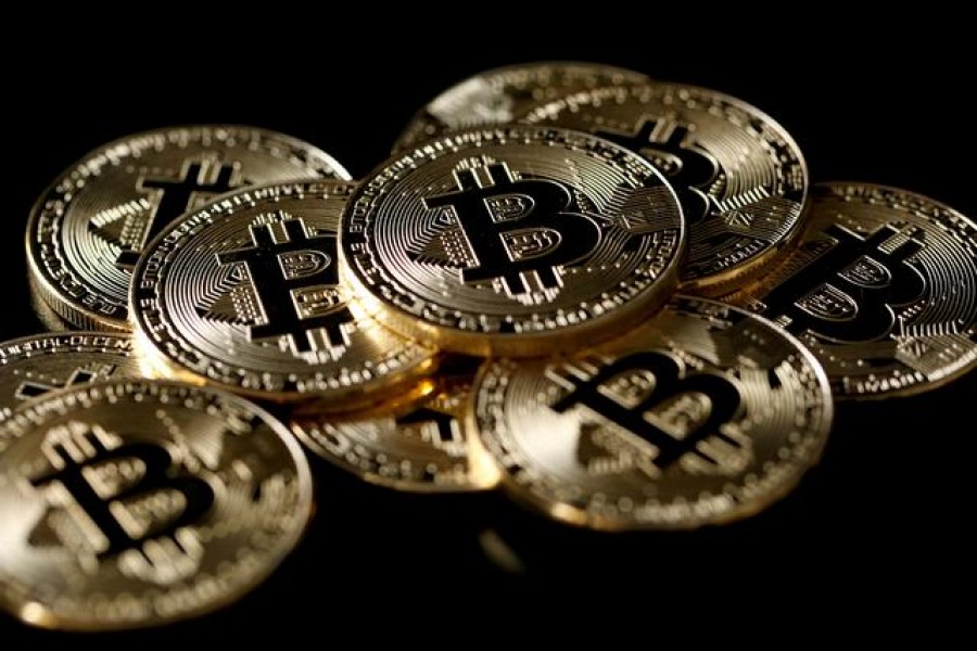 Bitcoin rises 4.2pc to $50,947.94