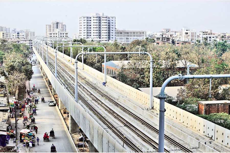 The much-awaited metro rail, one of the mega projects in the country, is getting visible gradually. Upon completion, the service will facilitate seamless traffic movement in the city, saving time and reducing sufferings. The photo was taken near Mirpur 12 on Wednesday — FE photo by KAZ Sumon