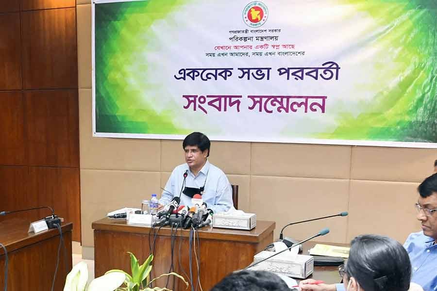 Planning Division Secretary Mohammad Jainul Bari at a press briefing after weekly meeting of the Executive Committee of the National Economic Council (Ecnec) on Tuesday –PID Photo