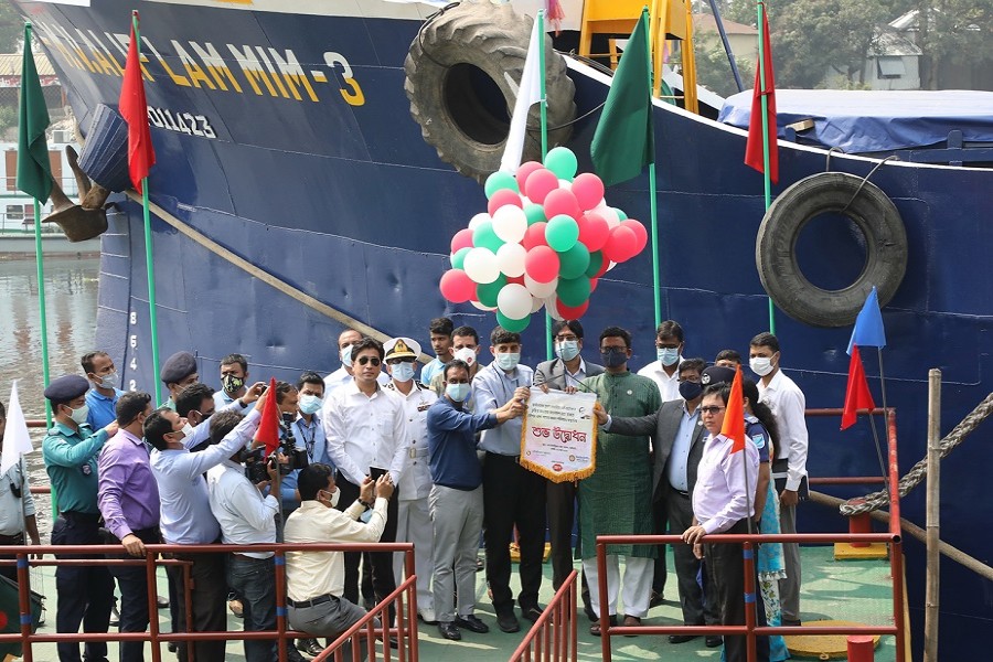 Maiden consignment of products thru inland waterway left for India