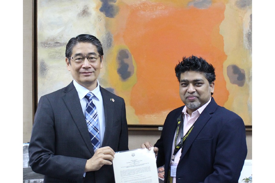 Japanese Ambassador to Bangladesh ITO Naoki  (left) with  Korvi Rakshand Dhrubo, chairman of JAAGO Foundation Trust (JAAGO)