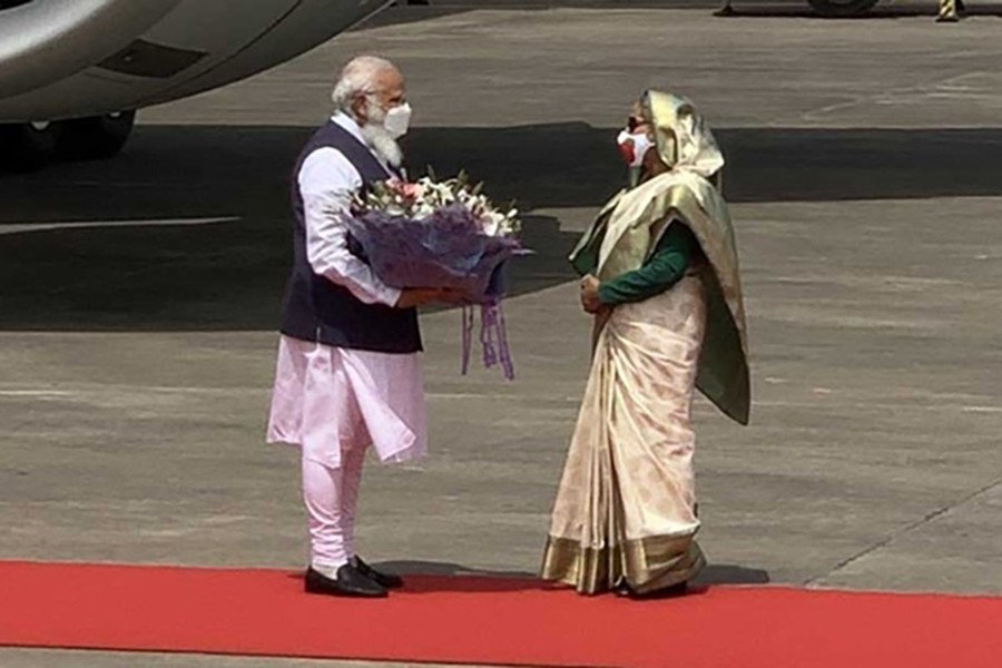 Red carpet rolled out as Narendra Modi arrives