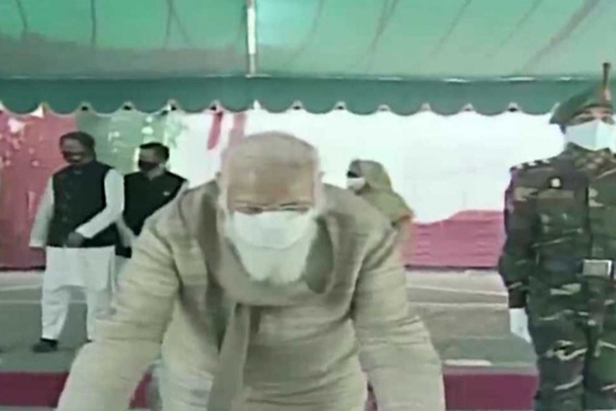 Modi pays tribute to Bangabandhu in Tungipara