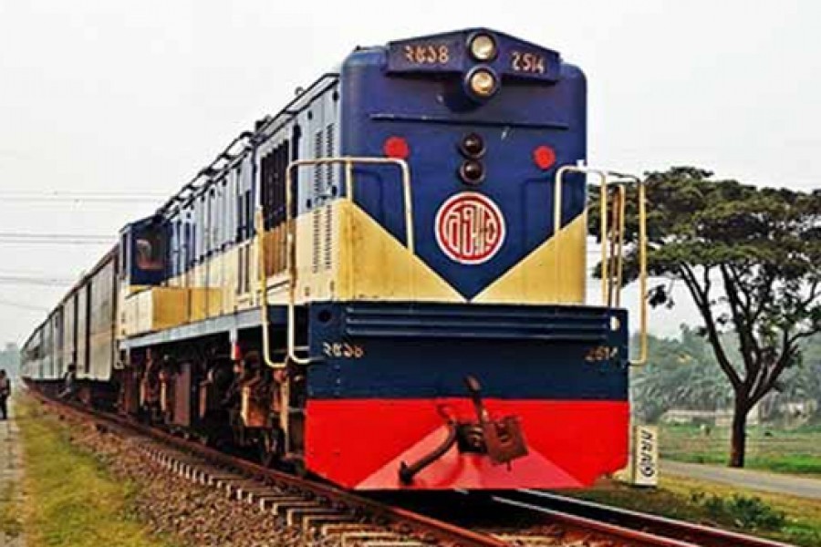 Railway starts selling 50pc tickets   