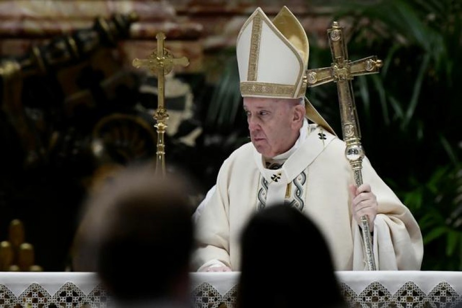 Pope Francis celebrates Easter Mass at St. Peter's Basilica at the Vatican April 4, 2021. Filippo Monteforte/Pool via REUTERS