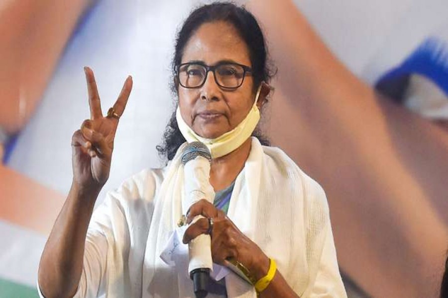 Mamata Banerjee takes oath as Bengal CM