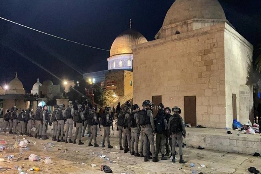 Israeli police injure seven worshippers in Al-Aqsa Mosque