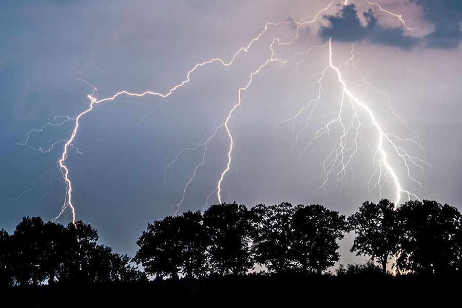 Six killed in lightning strikes in Chattogram, Feni