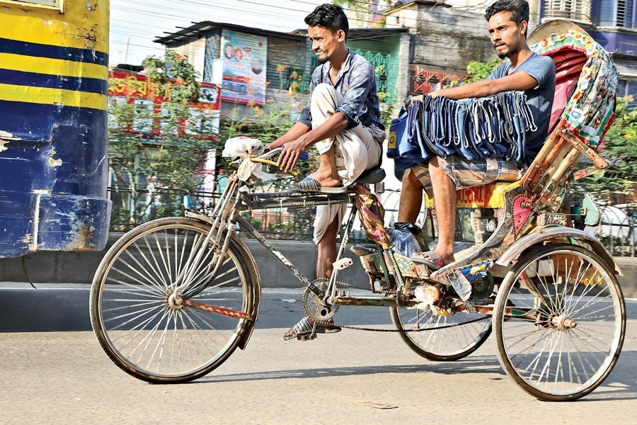 Wholesale ban on battery-run vehicles!   