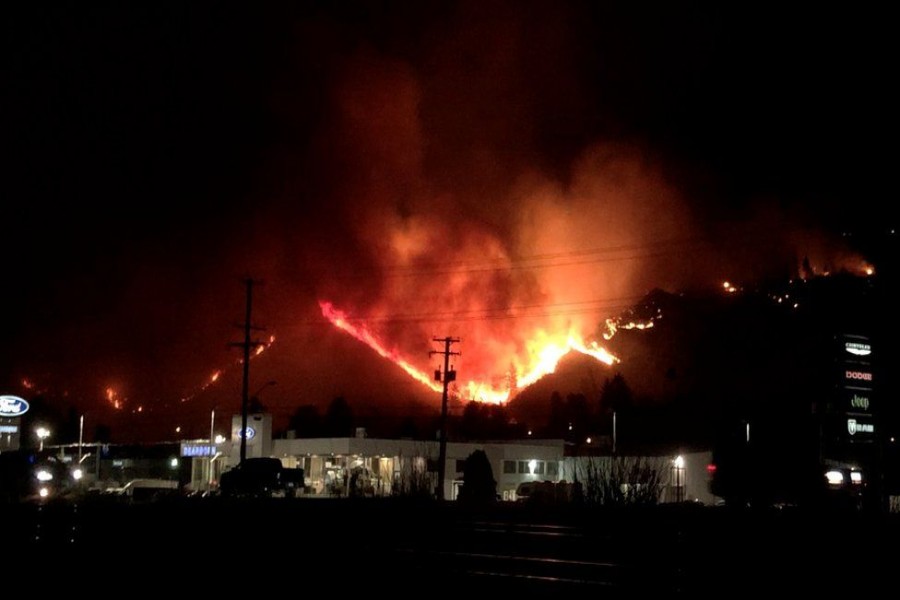 Canada heatwave: Lightning triggers wildfires in British Columbia