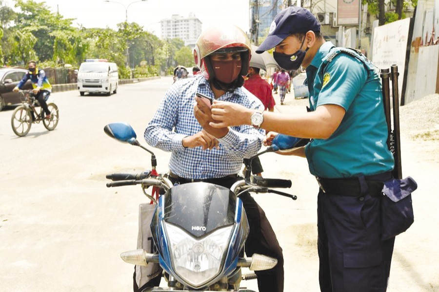 309 vehicles fined Tk 0.86m in Dhaka for violating lockdown rules