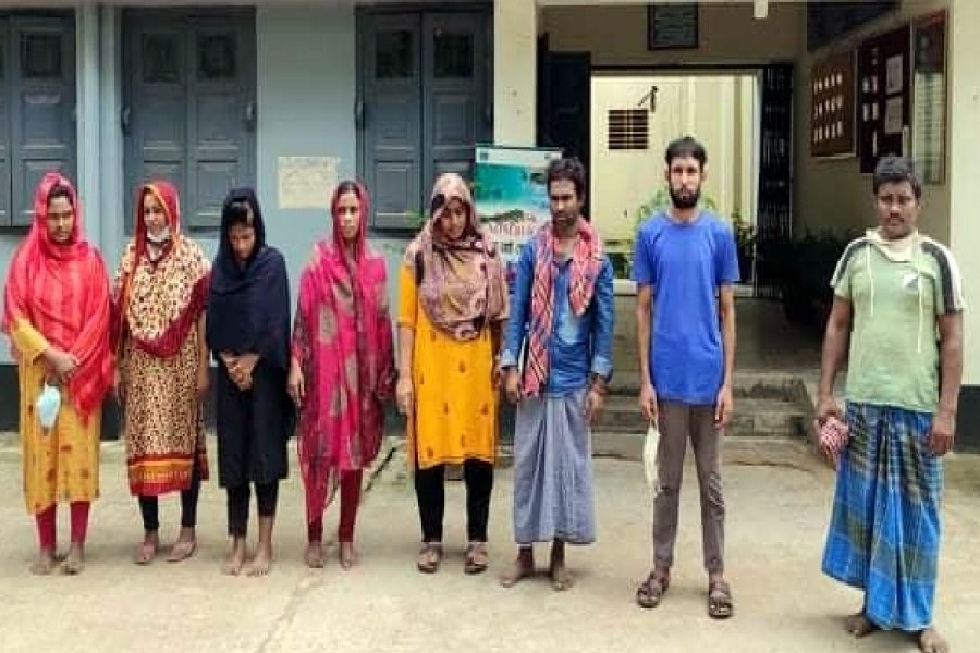 BGB detains eight Bangladeshis pushed back from India