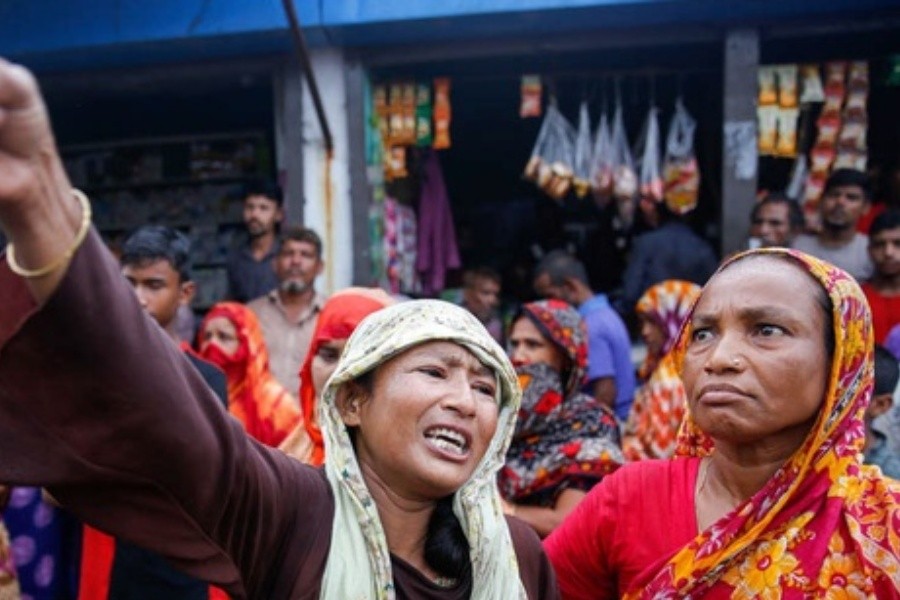 Families shocked as workers trapped in burning factory in Narayanganj