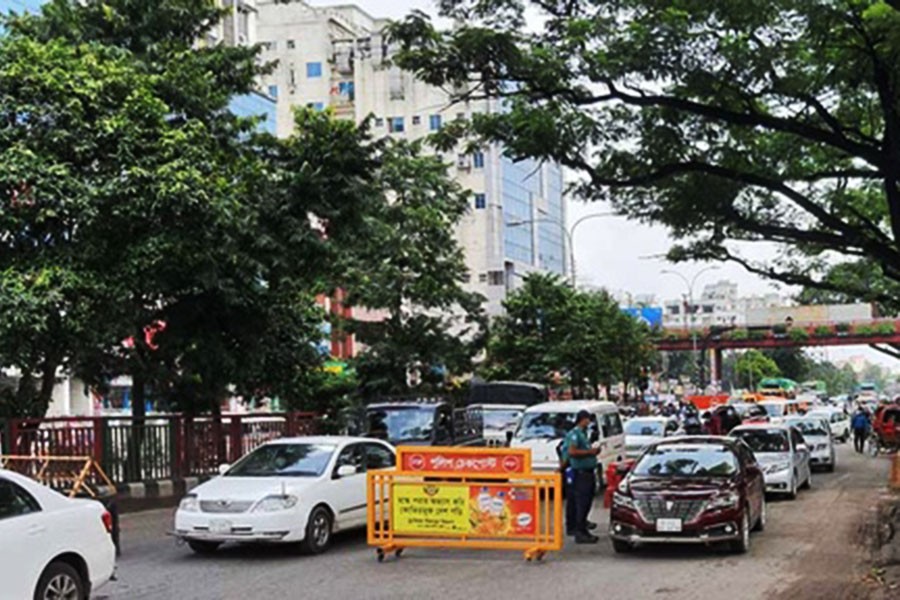 Dhaka streets see larger crowds on third day of lockdown