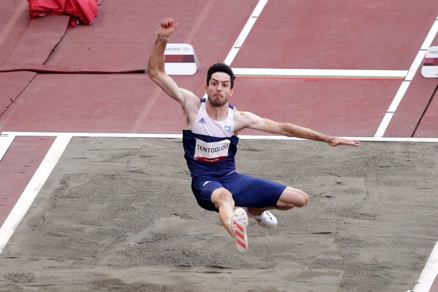 Tokyo 2020 Olympics - Athletics - Men's Long Jump - Final - Olympic Stadium, Tokyo, Japan - August 2, 2021. Miltiadis Tentoglou of Greece in action REUTERS/Hannah Mckay