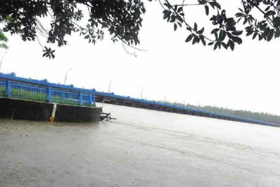 Teesta flows above danger level as India reopens barrage gates