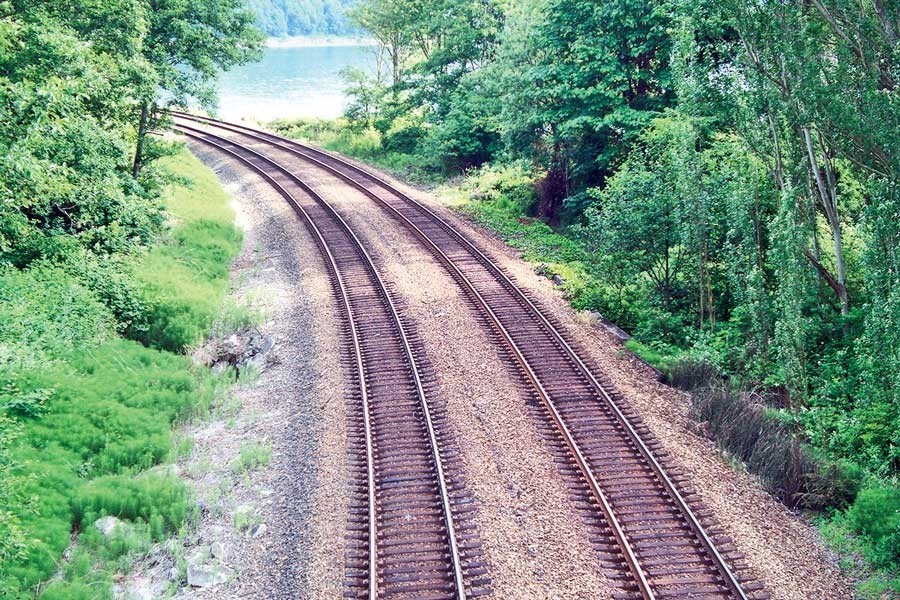 Rail link between Khulna and other parts restores after 11 hours