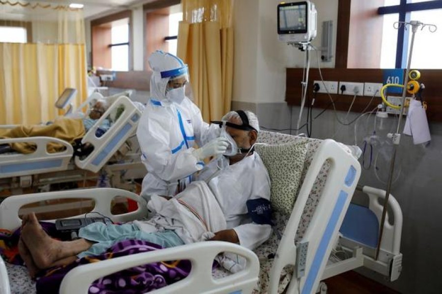 A medical worker takes care of a patient suffering from the coronavirus disease (Covid-19), at the Intensive Care Unit (ICU) of the Yatharth Hospital in Noida, on the outskirts of New Delhi, India on September 15, 2020 — Reuters photo A medical worker takes care of a patient suffering from the coronavirus disease (Covid-19), at the Intensive Care Unit (ICU) of the Yatharth Hospital in Noida, on the outskirts of New Delhi, India on September 15, 2020 — Reuters/Files