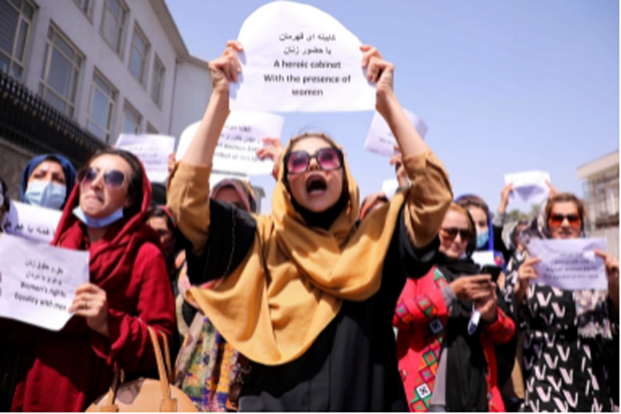 Afghan women's rights defenders and civil activists protest to call on the Taliban for the preservation of their achievements and education under the new government, which is expected to be announced soon [Stringer/Reuters]