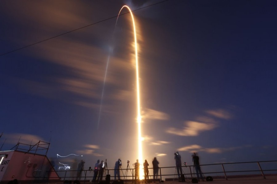 The Inspiration 4 civilian crew aboard a Crew Dragon capsule and SpaceX Falcon 9 rocket launches from Pad 39A at the Kennedy Space Centre in Cape Canaveral, Florida, September 15, 2021. REUTERS